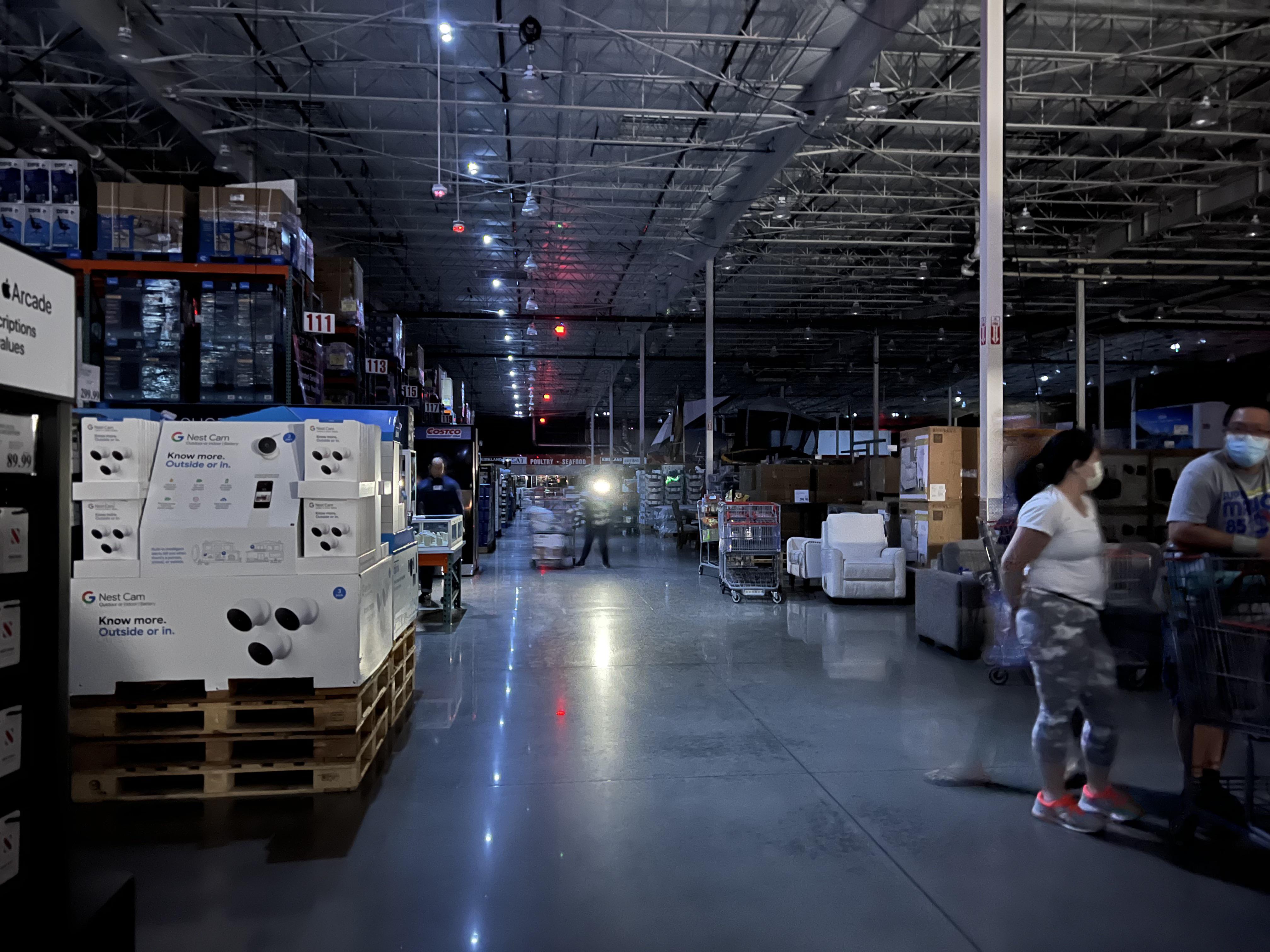 Power Outage At City Of Industry Warehouse V0 R15v6ax2mgja1